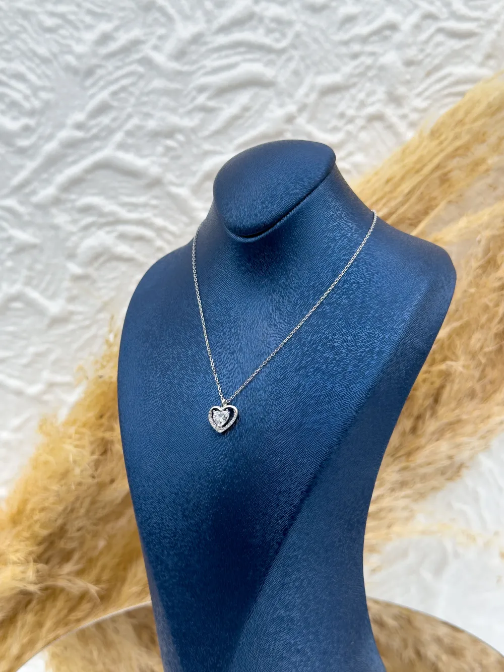 925 Ayar Gümüş Kalpli Tektaş Kadın Kolye – Özel Tasarım, Hediyelik